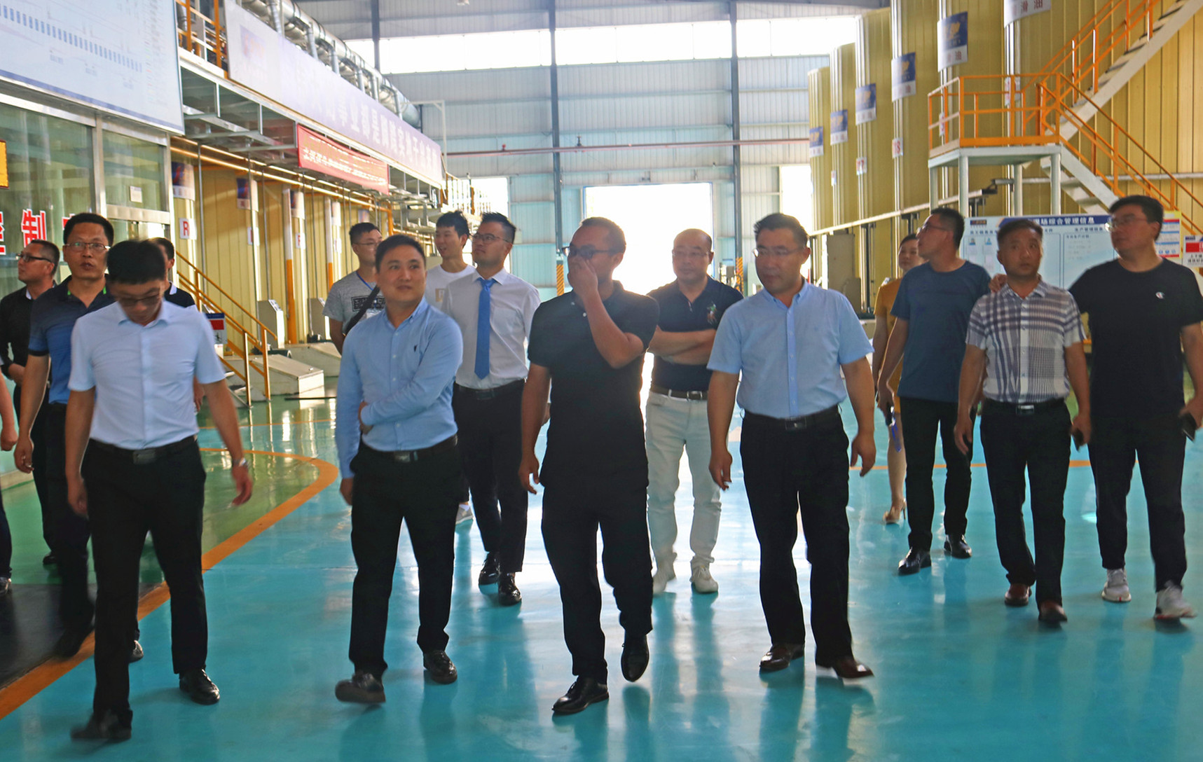 中國潤滑油品牌峰會考察團走進金雪馳馬鞍山公司參觀調(diào)研