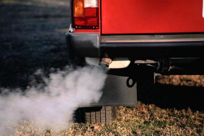 金雪馳車用尾氣凈化液—藍(lán)天之下，守衛(wèi)碧水青山